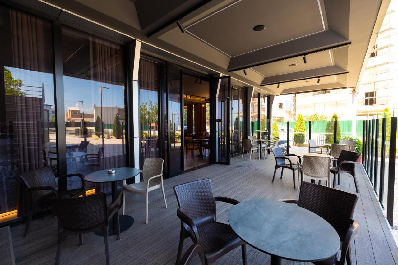 New Donantelo Hotel Vlore Exterior photo