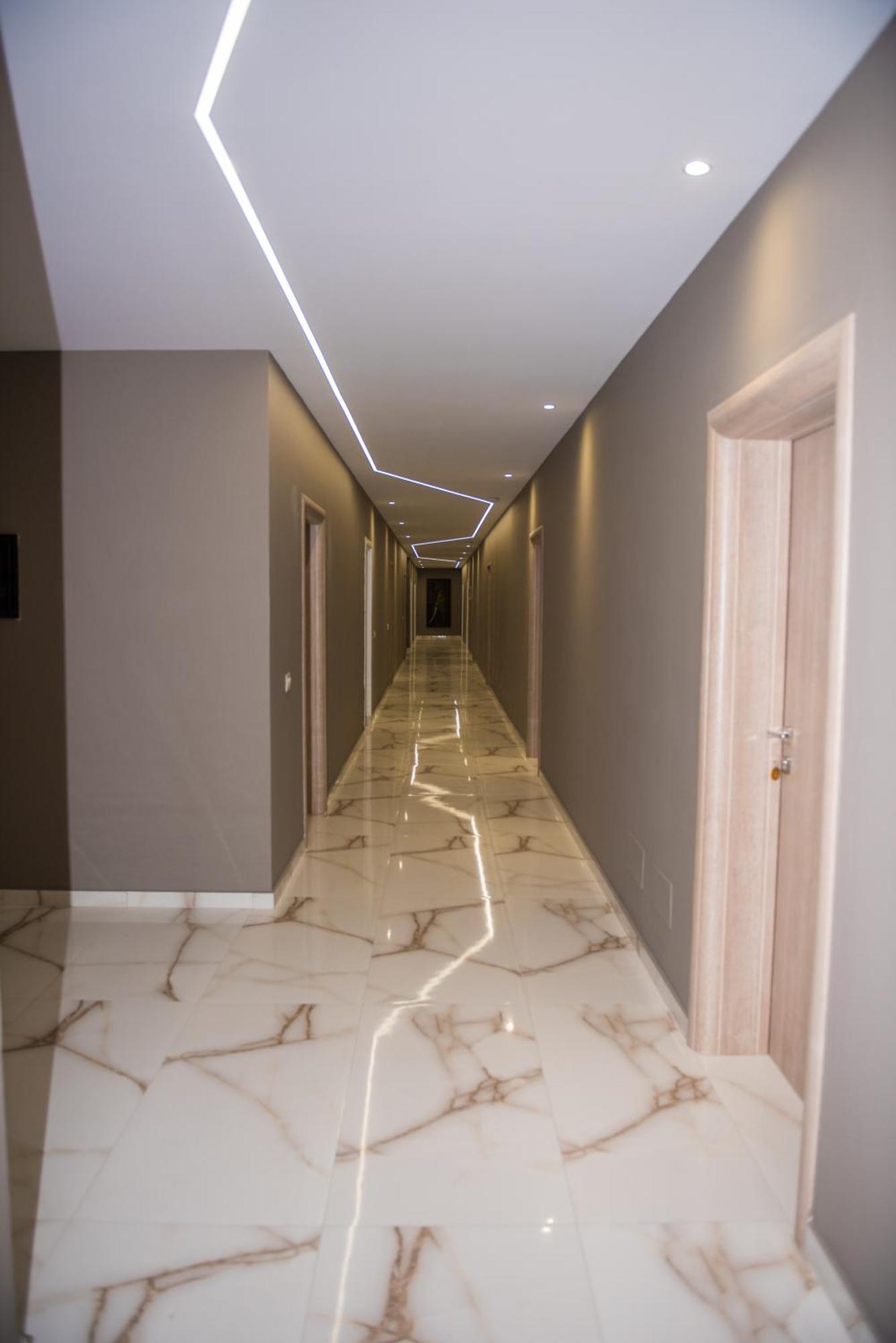 New Donantelo Hotel Vlore Exterior photo