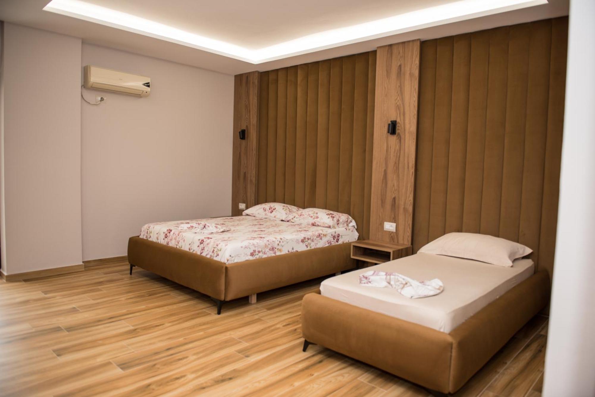 New Donantelo Hotel Vlore Exterior photo