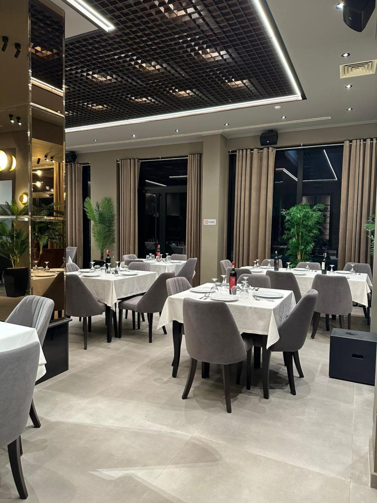 New Donantelo Hotel Vlore Exterior photo